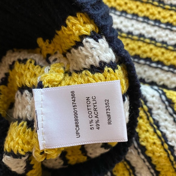 ⚡️FREE a with a purchase of $25 or more⚡️
NWOT It’s Our Time- Tank Top - Picture 4 of 4